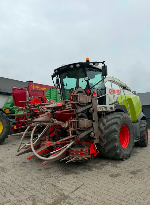 Nowość na naszym placu - sieczkarnia Claas Jaguar 950 wraz z Kemperem 375! · foto 2
