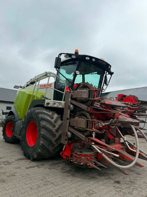 Nowość na naszym placu - sieczkarnia Claas Jaguar 950 wraz z Kemperem 375! · foto 3